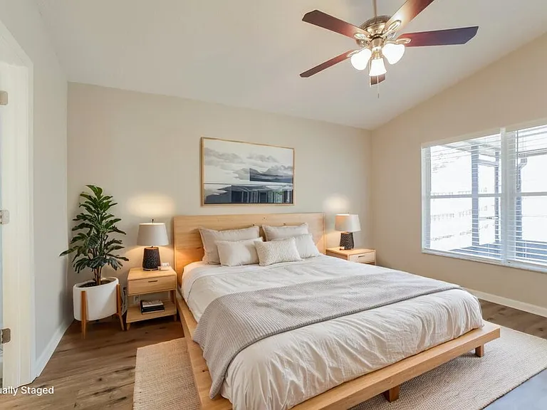 10225 Hunters Haven Blvd — Photo 12