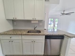 1080 N Benoist Farms Rd APT 108, West Palm Beach, FL 33411