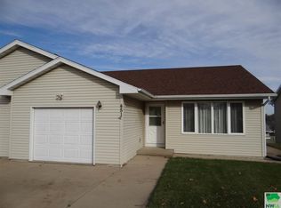 451 Sunset Dr SW #2, Le Mars, IA 51031