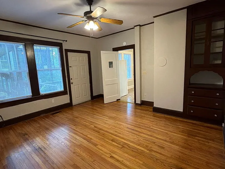 534 E Call St — Photo 14