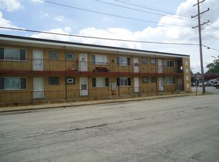 5720 W 95th St APT 8, Oak Lawn, IL 60453