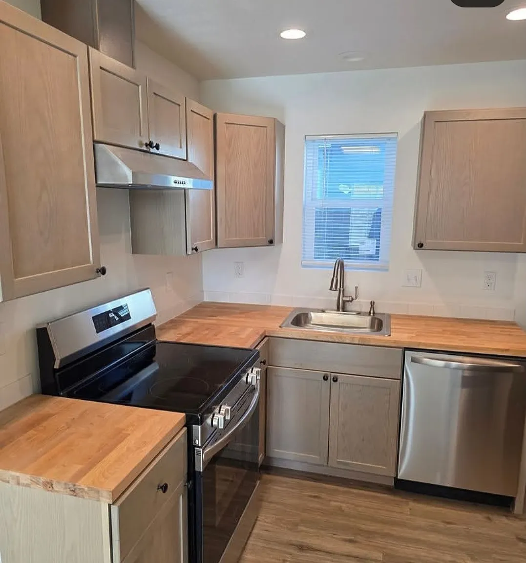 2 bed, 1.5 bath, $1,495 — Photo 2