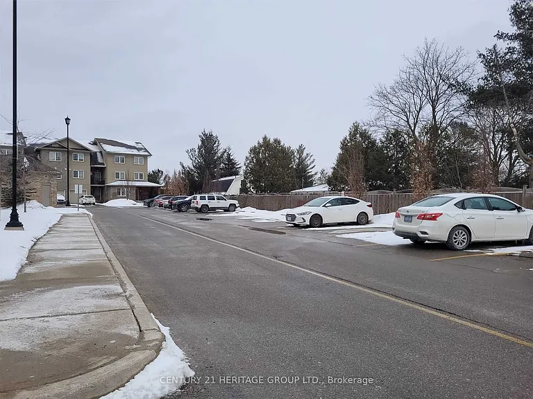 53 Ferndale Dr S #4 — Photo 29