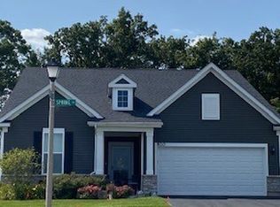 2798 Spring Cir S, Lindenhurst, IL 60046