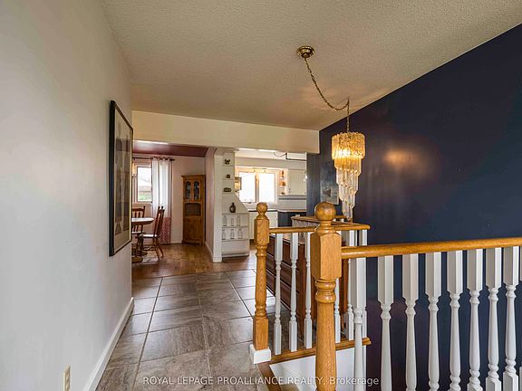 3rd image of 12 Montrose Rd