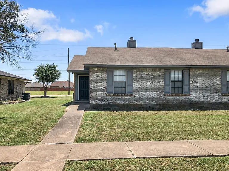 1112 Valley View St — Photo 20