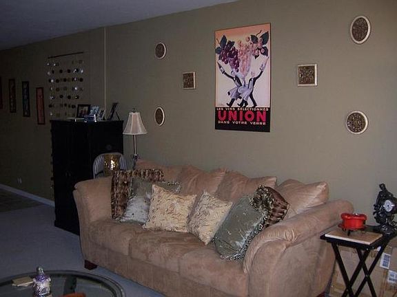 5th image of 1660 N La Salle St #3704