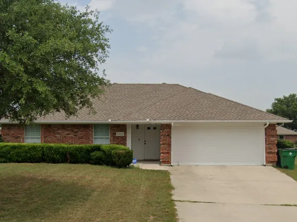 1612 N Cates St, Decatur, TX 76234
