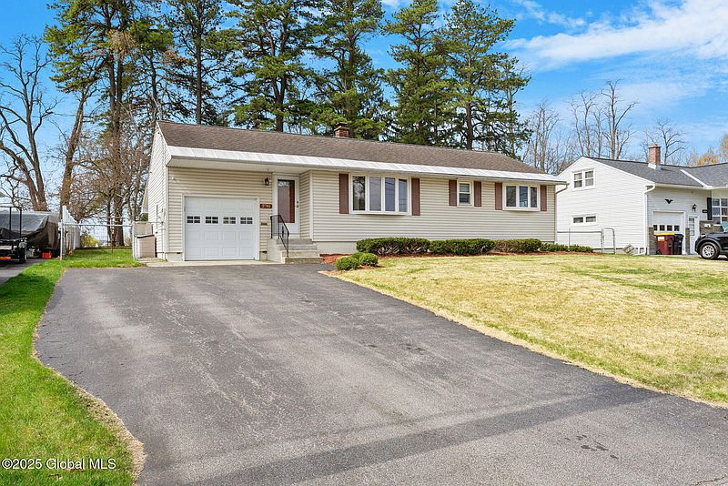 2nd image of 2781 Maida Lane