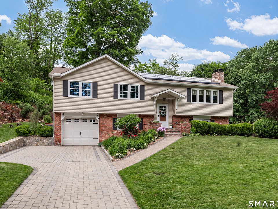 1st image of 20 Stacy Court