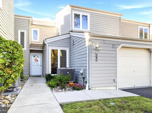 241 Hastings Ct, Doylestown, PA 18901