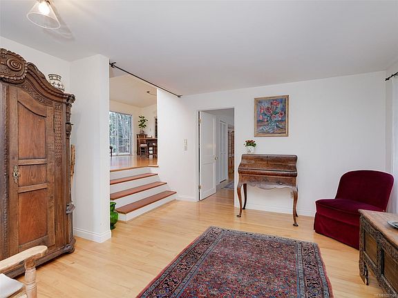 4th image of 3512 Plymouth Rd