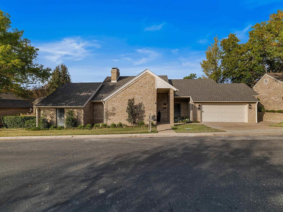 1st image of 842 Ashford Ct