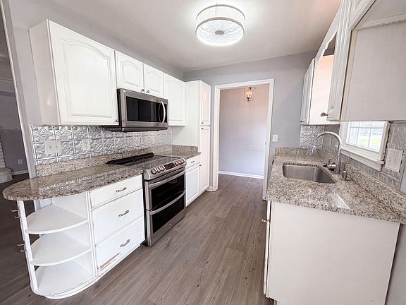 2nd image of 189 Tall Pines Rd