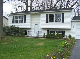 953 Lake Shore Blvd, Rochester, NY 14617