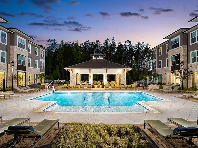 The Flats at Ballantyne Apartments — Photo 8