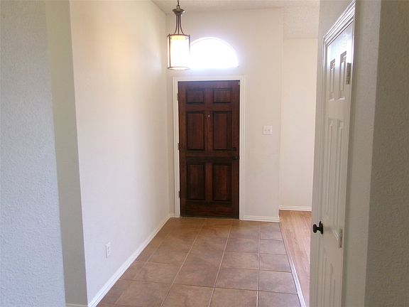 4th image of 8809 Oakwood Ln