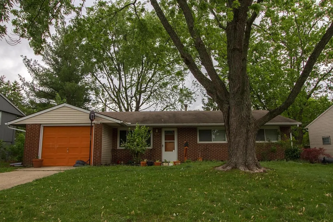 418 Coronation Ave photo 1