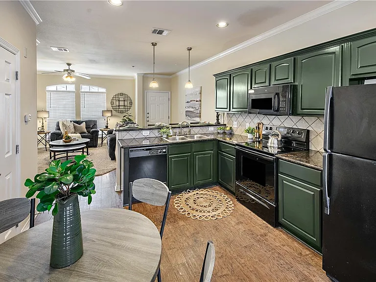 305 Holleman Dr E #102 — Photo 12