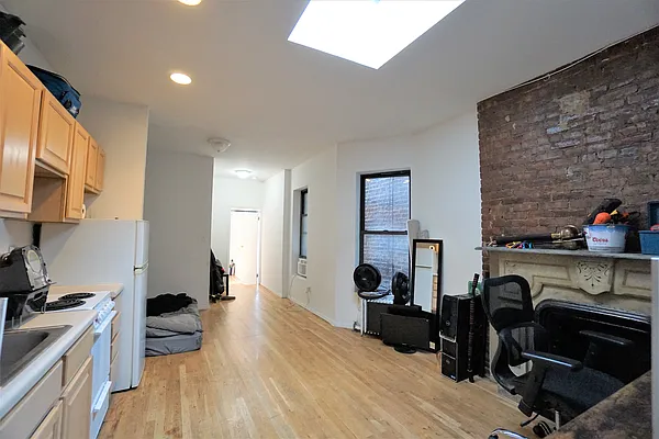 Rented by Best Apartments North Inc | media 33