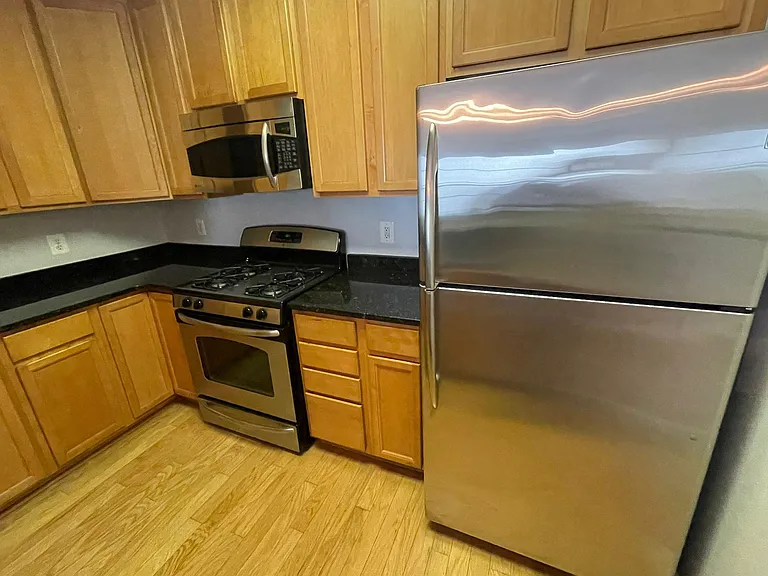 21210 McFadden Sq #303 — Photo 8