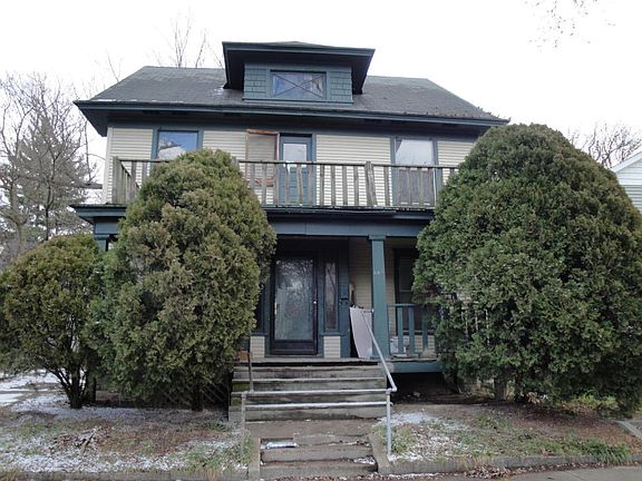 2nd image of 844 Geneva Ave SE