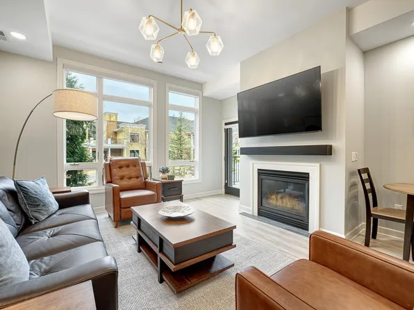 701 Linden St Unit 105, Mendota Heights, MN 55118