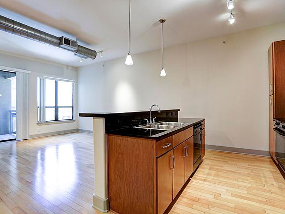 2nd image of 1901 Post Oak Blvd APT 3303