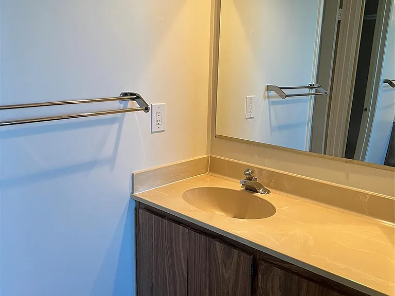 1526 Whitehall Dr #402 — Photo 17