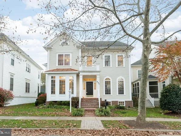 207 Watkins Cir, Rockville, MD 20850