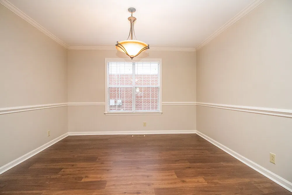 4 bed, 2.0 bath, 2530 sqft, $2,575 — Photo 4