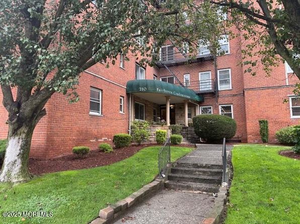 210 Woodcliff Ave #305