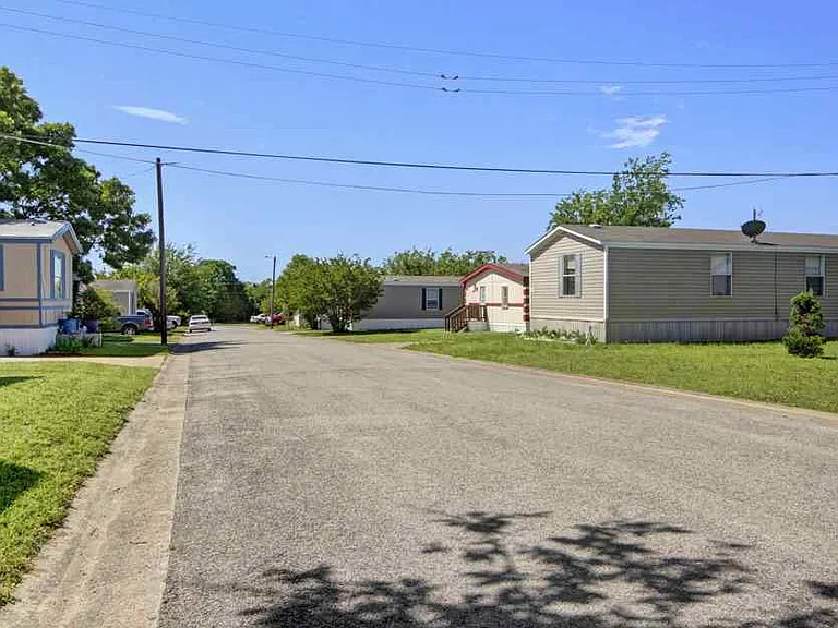 Hampton Acres — Photo 9