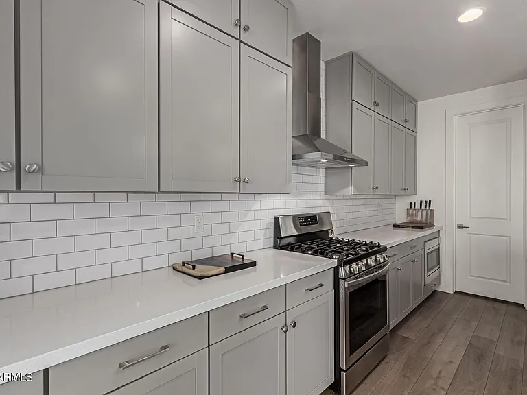 3746 E Earll Dr — Photo 6