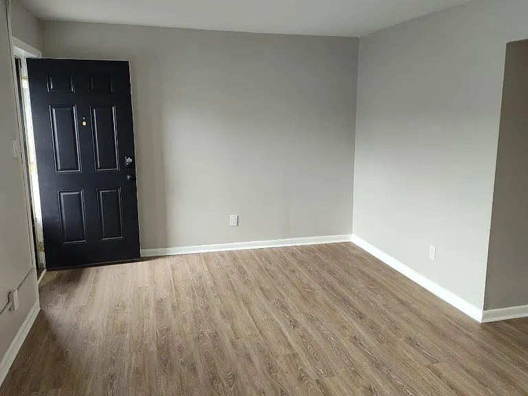 247 S Liberty St #7 — Photo 4