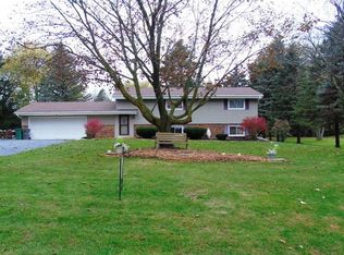 2842 Long Valley Rd, Richfield, WI 53076