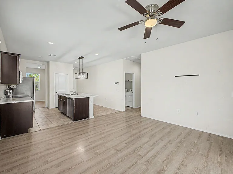 24654 N Corn St — Photo 9