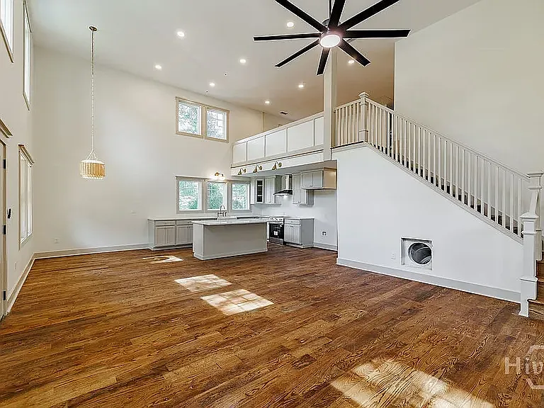 325 Stokes St — Photo 4