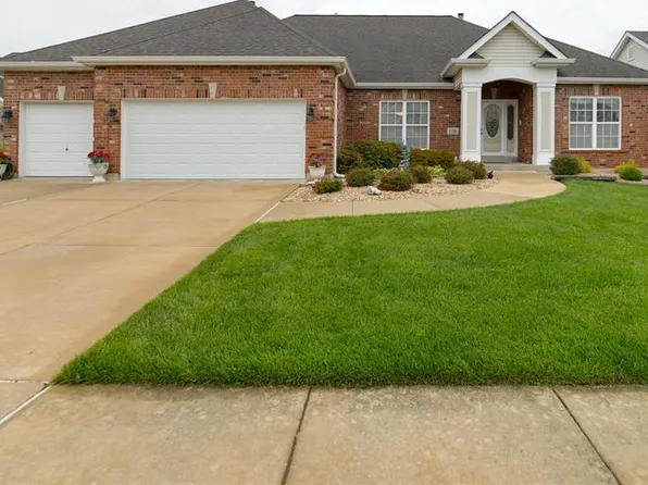 1156 Hollow Valley Ct, Saint Charles, MO 63304