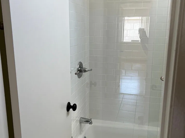 533 Ashland Ave #206 — Photo 9