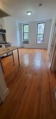 Rented by Manhattan Best Realty, Inc. | media 2