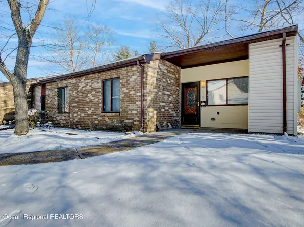 101 Arrowood Road #E, Manalapan, NJ 07726