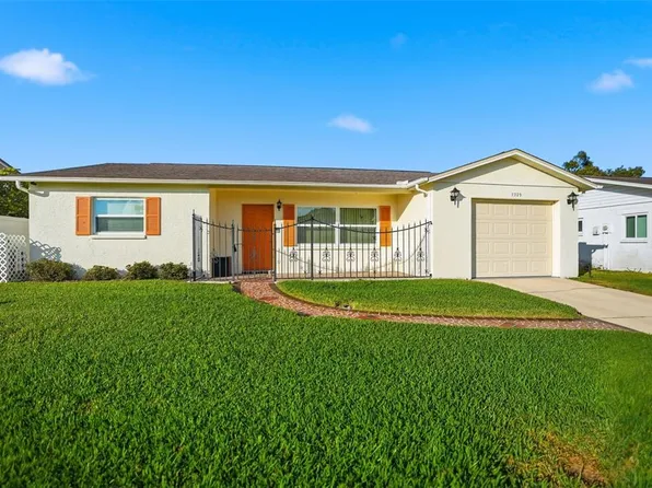 7329 Cay Dr, Port Richey, FL 34668