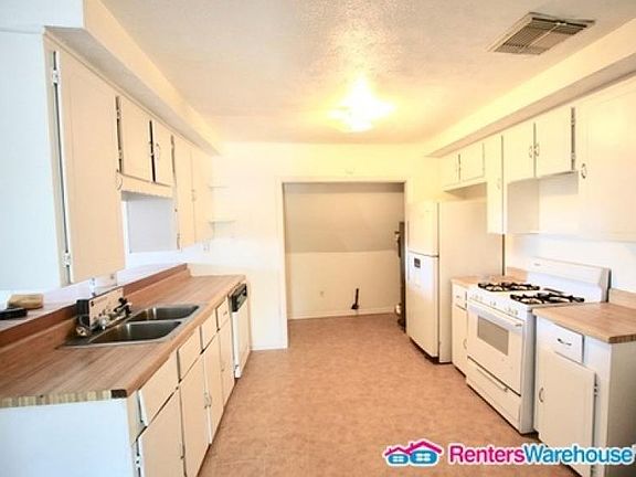 3rd image of 3208 Scotch Moss Ln