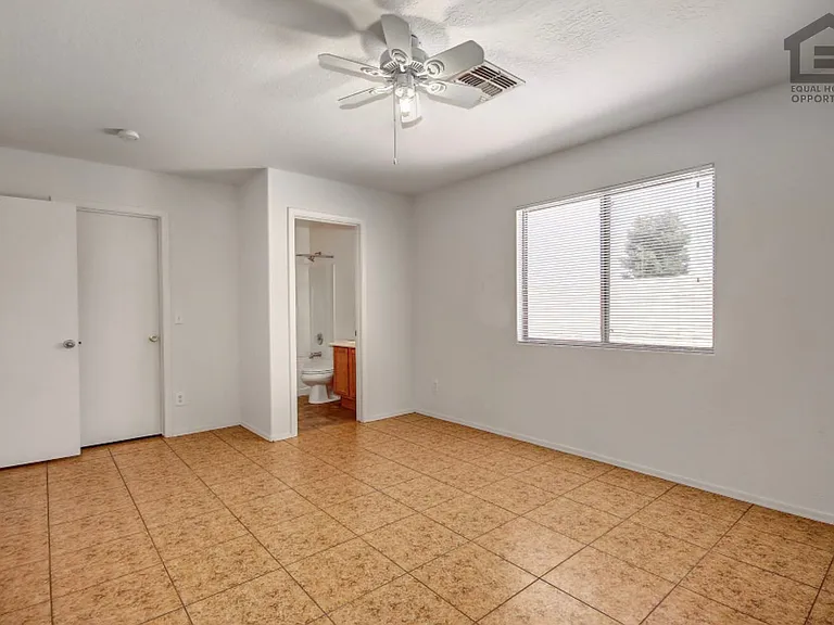 7407 S Sunrise Way — Photo 14