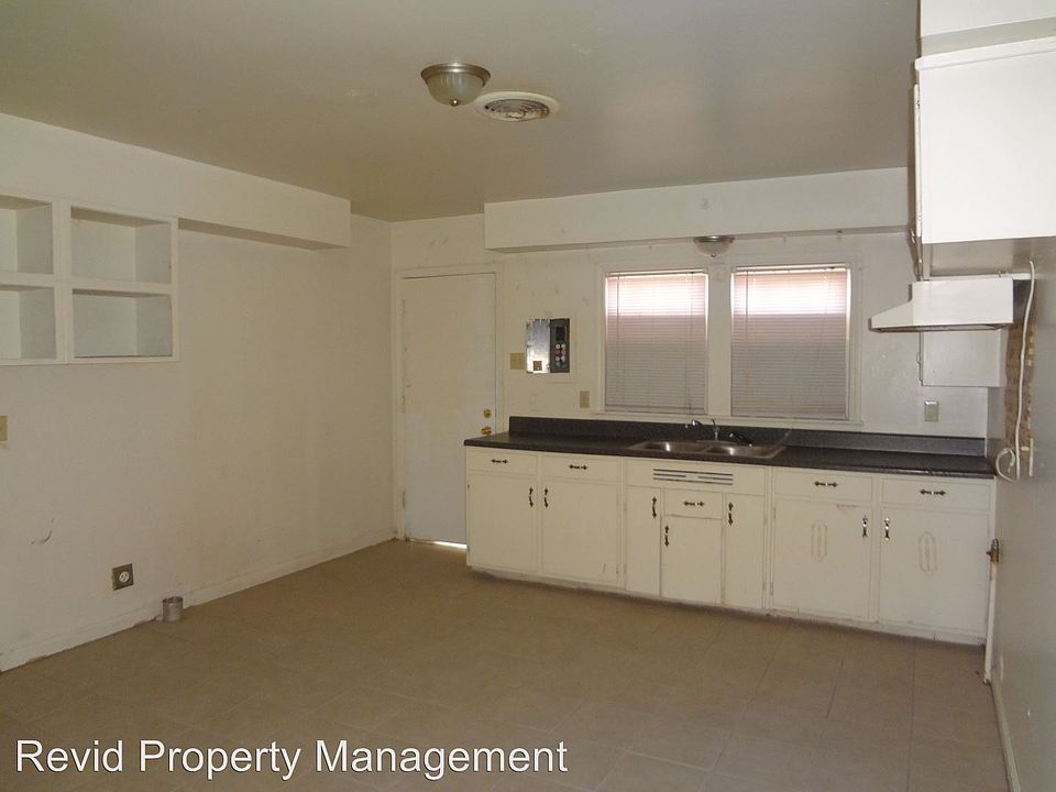 2nd image of 3886 Argonne St
