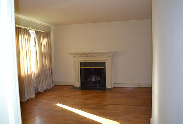 2nd image of 141 Kenilworth Ave