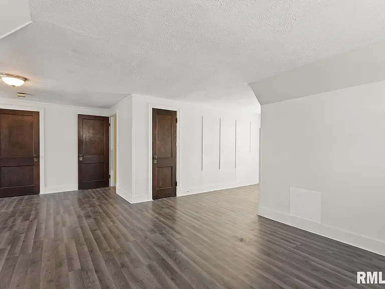 1816 W Callender Ave — Photo 21