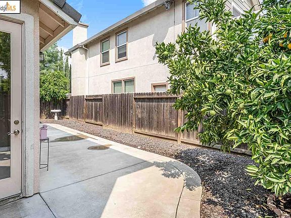 5th image of 1403 Yosemite Cir