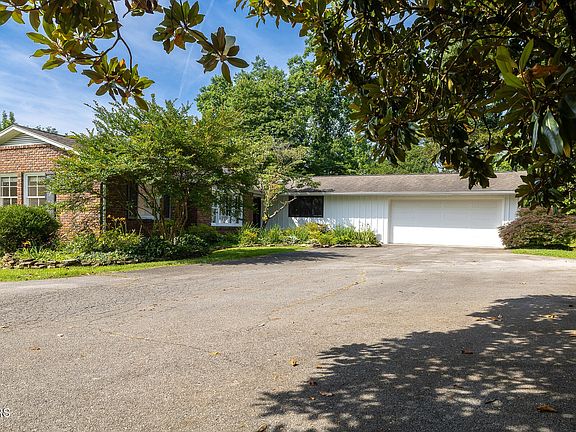 5th image of 7102 Cheshire Dr